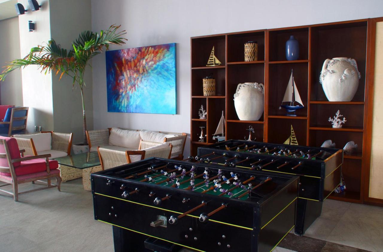 Royal Villas Resort Масатлан Экстерьер фото A foosball table