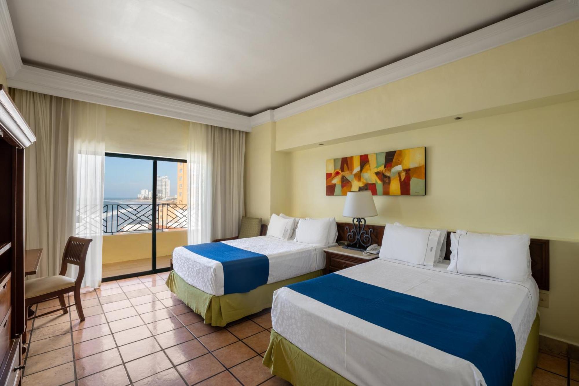 Royal Villas Resort Масатлан Экстерьер фото A room at the Iberostar Grand Hotel at Playa Paraíso, Tenerife